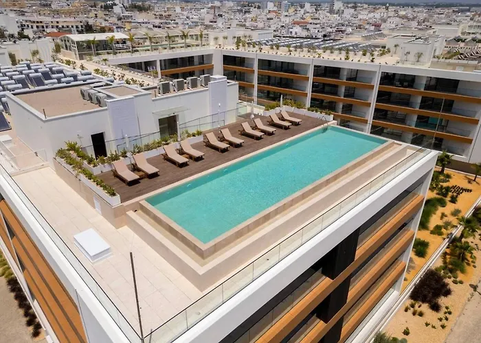 Luxurious With Sea View, Pools, Fitness