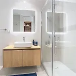 Luxurious With Sea View, Pools, Fitness *