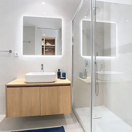 Luxurious With Sea View, Pools, Fitness *